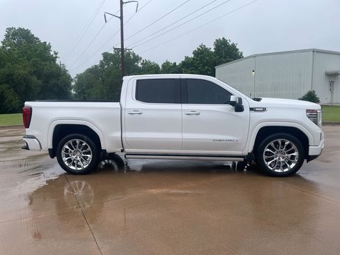 Used 2024 GMC Sierra 1500 Denali AWD/4WD image 4