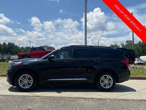 Used 2020 Ford Explorer XLT w/ Equipment Group 202A image 4