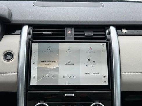 Used 2025 Land Rover Discovery S AWD/4WD image 20