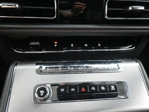 New 2026 Lincoln Aviator 2WD w/ Jet Appearance Package image 18