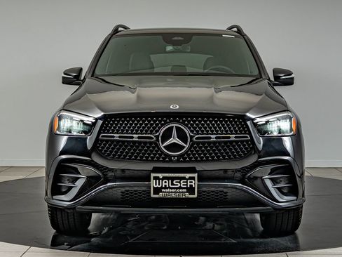 Used 2025 Mercedes-Benz GLE 350 4MATIC w/ AMG Line Exterior image 2