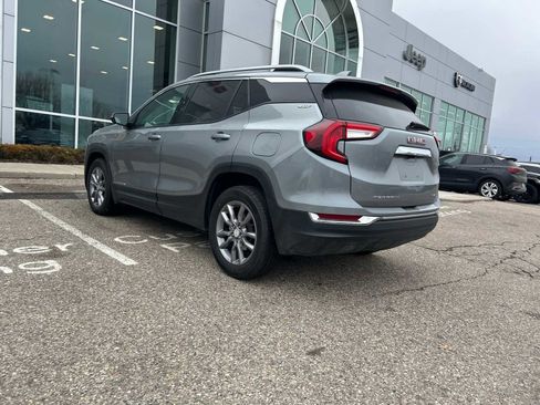 Used 2024 GMC Terrain SLT image 22