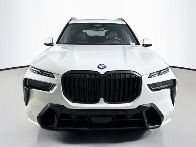 Used 2026 BMW X7 xDrive40i w/ M Sport Package AWD/4WD image 2