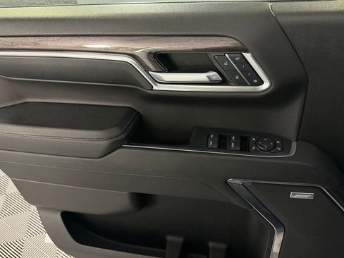 Used 2023 Chevrolet Silverado 1500 LTZ AWD/4WD image 24
