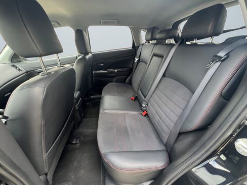 Used 2024 Mitsubishi Outlander Sport SE image 15