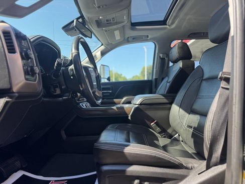 Used 2018 GMC Sierra 2500 Denali w/ Duramax Plus Package AWD/4WD image 19