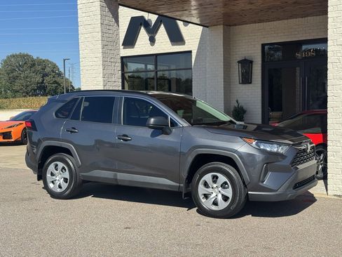 Used 2021 Toyota RAV4 LE image 16