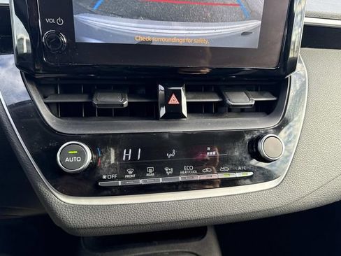 Used 2023 Toyota Corolla LE image 22