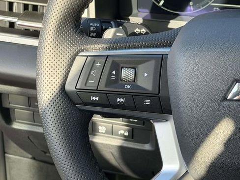 New 2025 Mitsubishi Outlander SE image 13