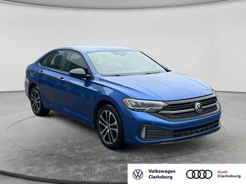 Used 2024 Volkswagen Jetta Sport FWD image 3