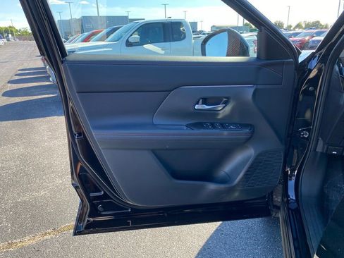 New 2025 Nissan Kicks SR image 12