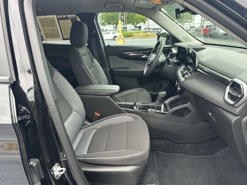 Used 2025 Chevrolet TrailBlazer LT AWD/4WD image 22