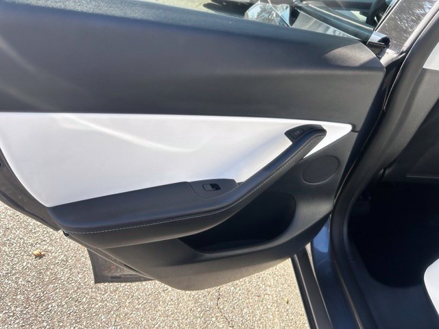 Used 2022 Tesla Model Y Long Range AWD/4WD image 15