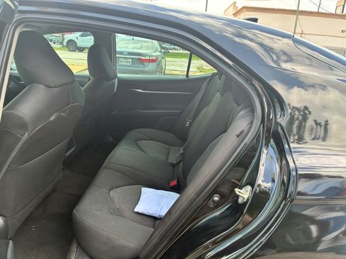 Used 2020 Toyota Camry LE w/ Convenience Package FWD image 9