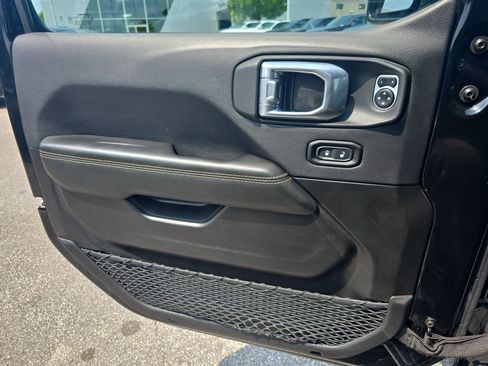 Used 2024 Jeep Wrangler Unlimited Sahara AWD/4WD image 23