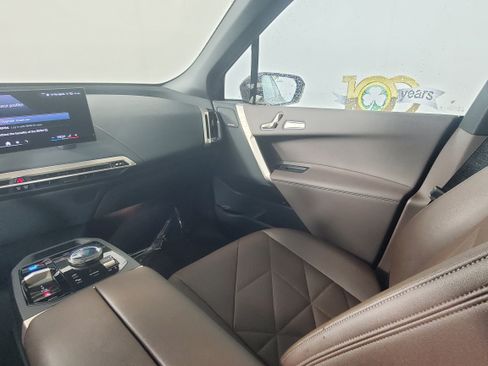 Certified 2025 BMW iX xDrive50 image 23