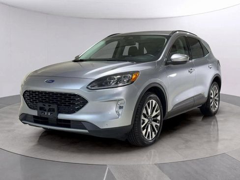 Used 2021 Ford Escape Titanium image 18
