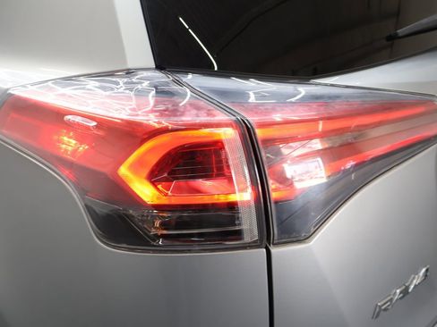 Used 2017 Toyota RAV4 Limited FWD image 28
