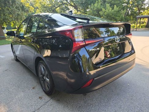 Used 2019 Toyota Prius XLE image 5