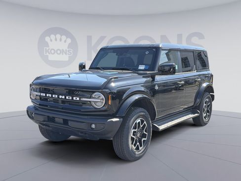 New 2026 Ford Bronco Outer Banks AWD/4WD image 1