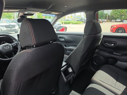 Used 2025 Honda HR-V Sport image 14