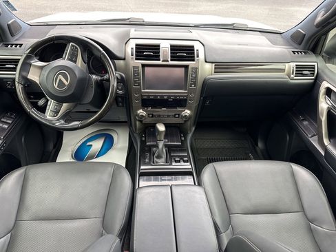 Used 2020 Lexus GX 460 Premium image 11