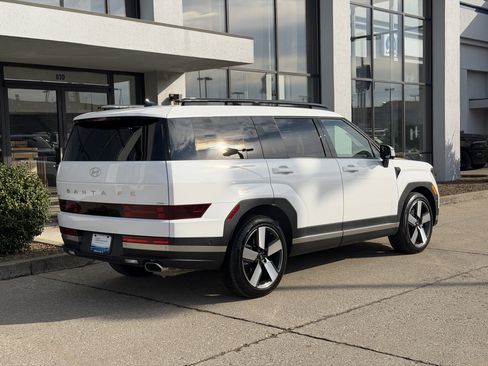 Certified 2025 Hyundai Santa Fe Limited image 4