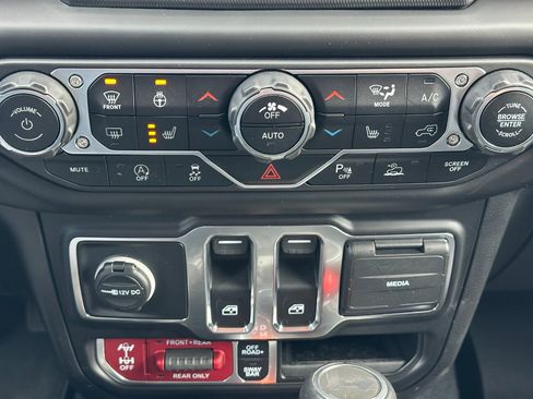 Used 2023 Jeep Wrangler Rubicon w/ LED Lighting Group image 21