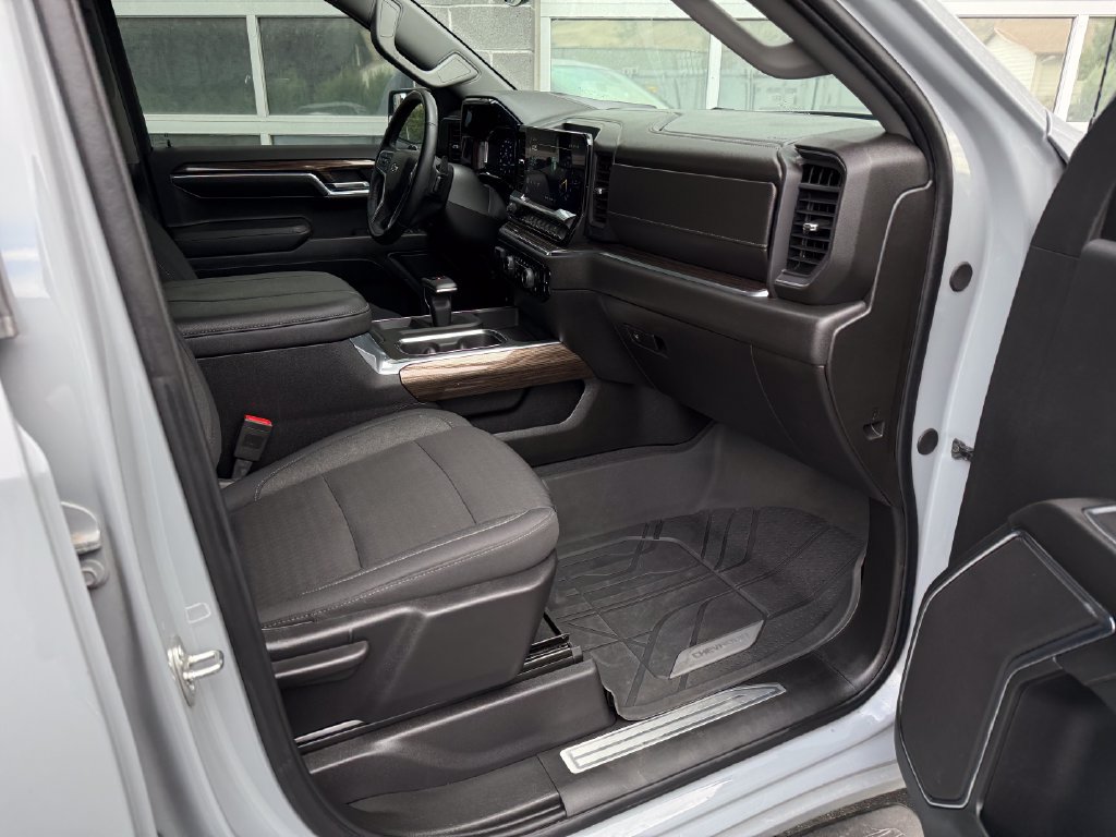 Used 2024 Chevrolet Silverado 1500 RST w/ Protection Package AWD/4WD image 43