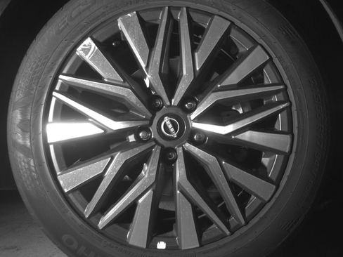 Used 2025 Nissan Altima 2.5 SV FWD image 13