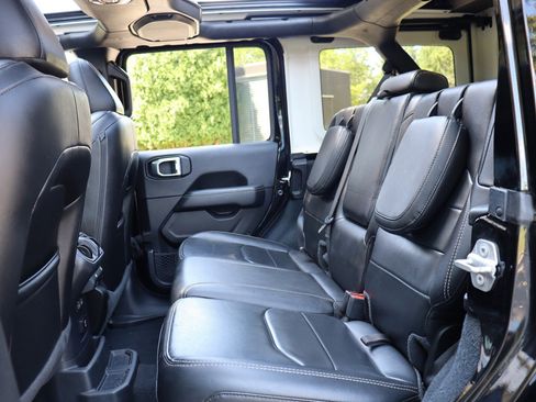 Used 2021 Jeep Wrangler Unlimited Sahara w/ Cold Weather Group AWD/4WD image 19
