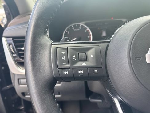 Used 2021 Nissan Rogue SV w/ Premium Package FWD image 26