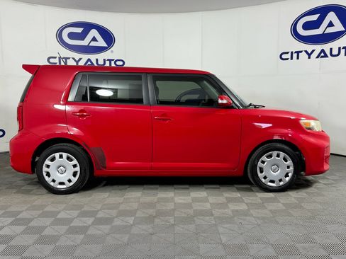 Used 2013 Scion xB Base image 3