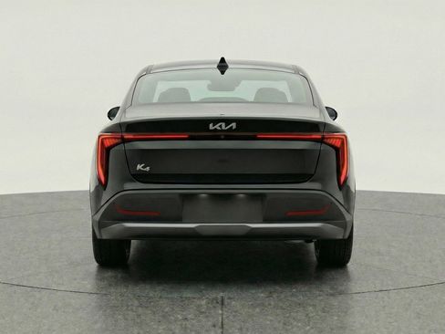 Used 2025 Kia K4 LXS image 7