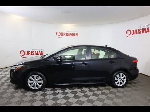 Used 2025 Toyota Corolla LE image 7