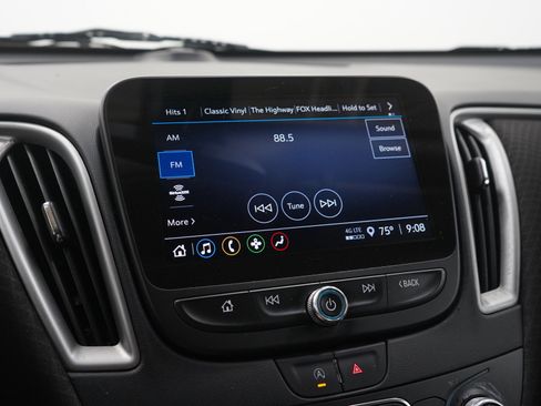 Used 2022 Chevrolet Malibu LT FWD image 25