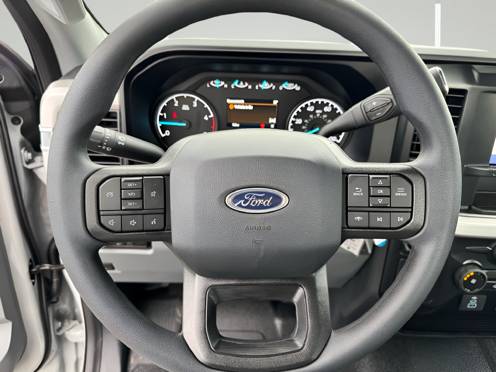 Used 2025 Ford F350 XL w/ 360-Degree Camera Package RWD image 19