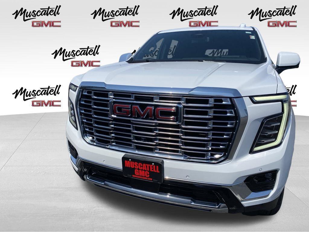 Used 2026 GMC Yukon XL Denali w/ Sun & Power Step Package AWD/4WD image 2