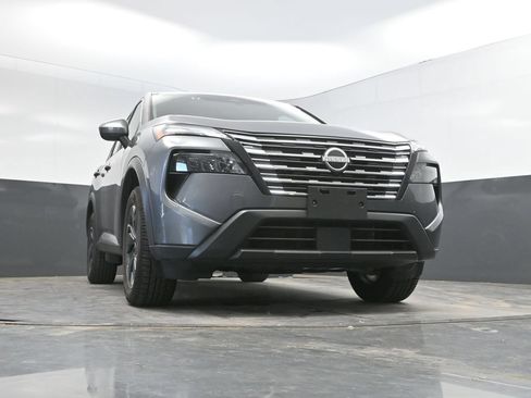 Used 2025 Nissan Rogue SV AWD/4WD image 34