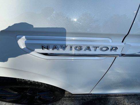 Certified 2024 Lincoln Navigator Reserve image 9