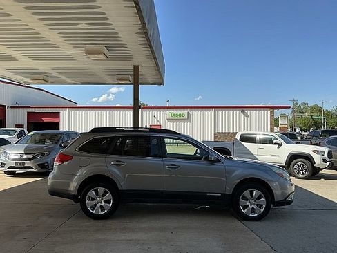 Used 2016 Toyota Camry SE image 28