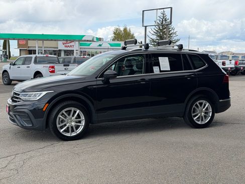 Used 2022 Volkswagen Tiguan SE AWD/4WD image 9