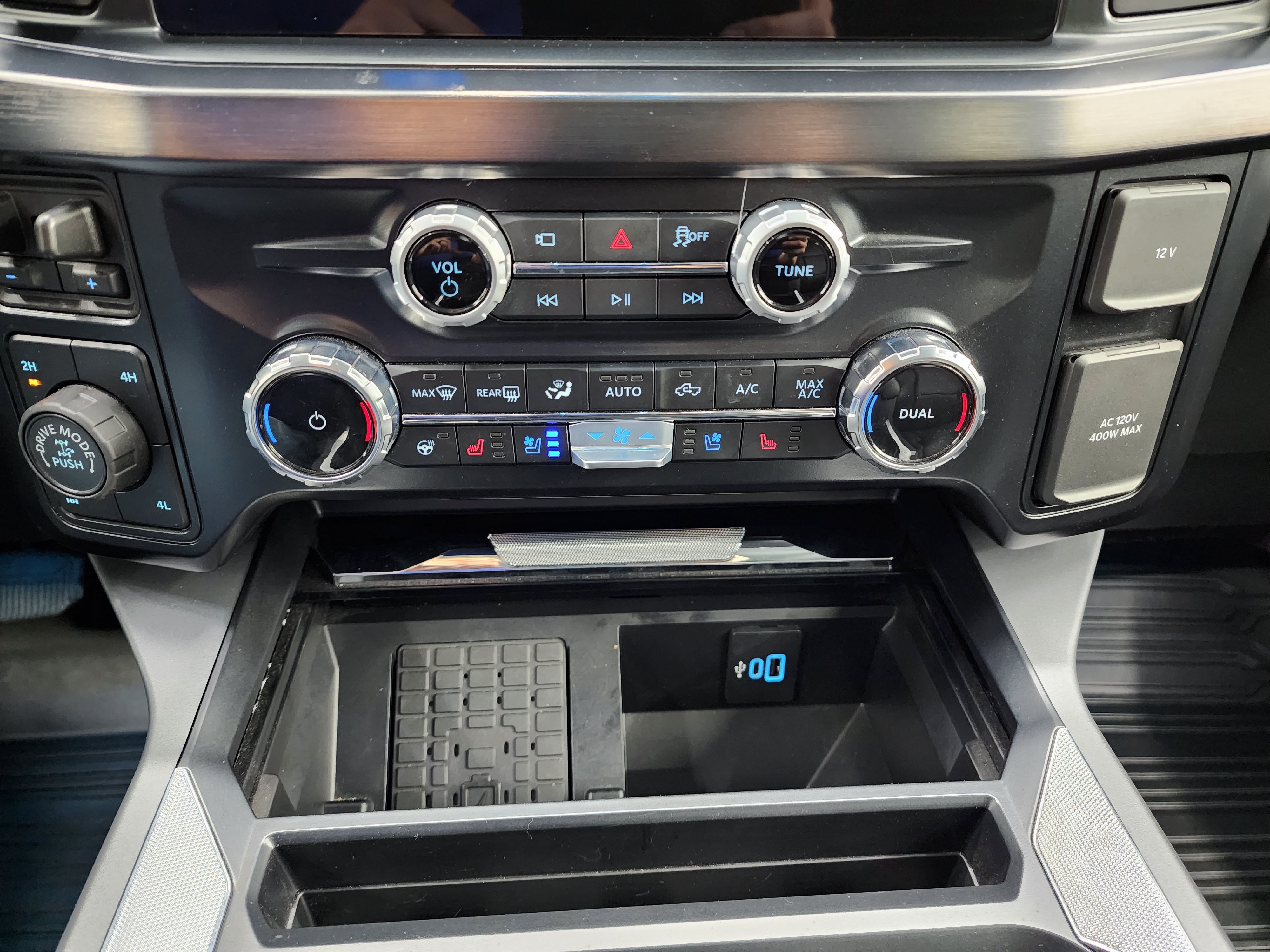 Used 2025 Ford F250 Lariat w/ Lariat Ultimate Package AWD/4WD image 17