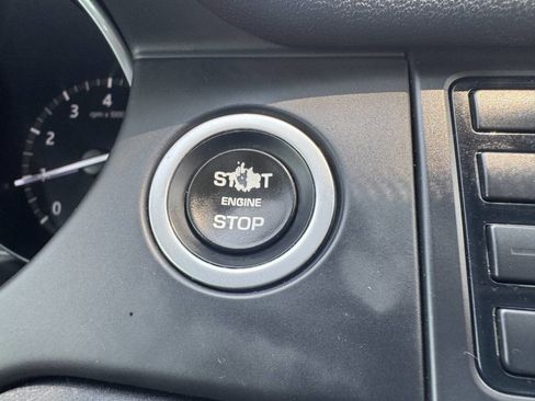 Used 2017 Land Rover Discovery Sport HSE image 24