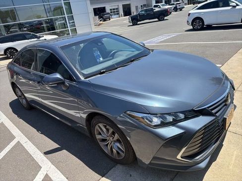 Used 2021 Toyota Avalon XLE FWD image 4