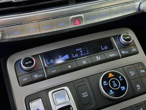 Used 2021 Hyundai Palisade Limited w/ Winter Package AWD/4WD image 16