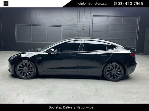 Used 2021 Tesla Model 3 Performance image 3