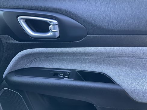 Used 2024 Jeep Compass Sport image 28