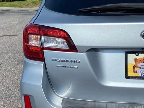 Used 2017 Subaru Outback 2.5i Limited image 13