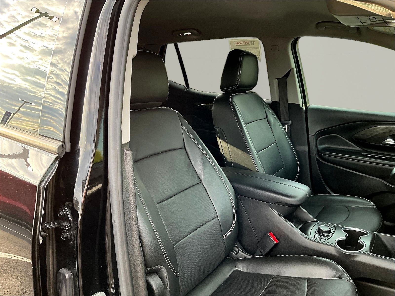 Used 2022 GMC Terrain SLT w/ LPO, 'HIT The Road' Package FWD image 28